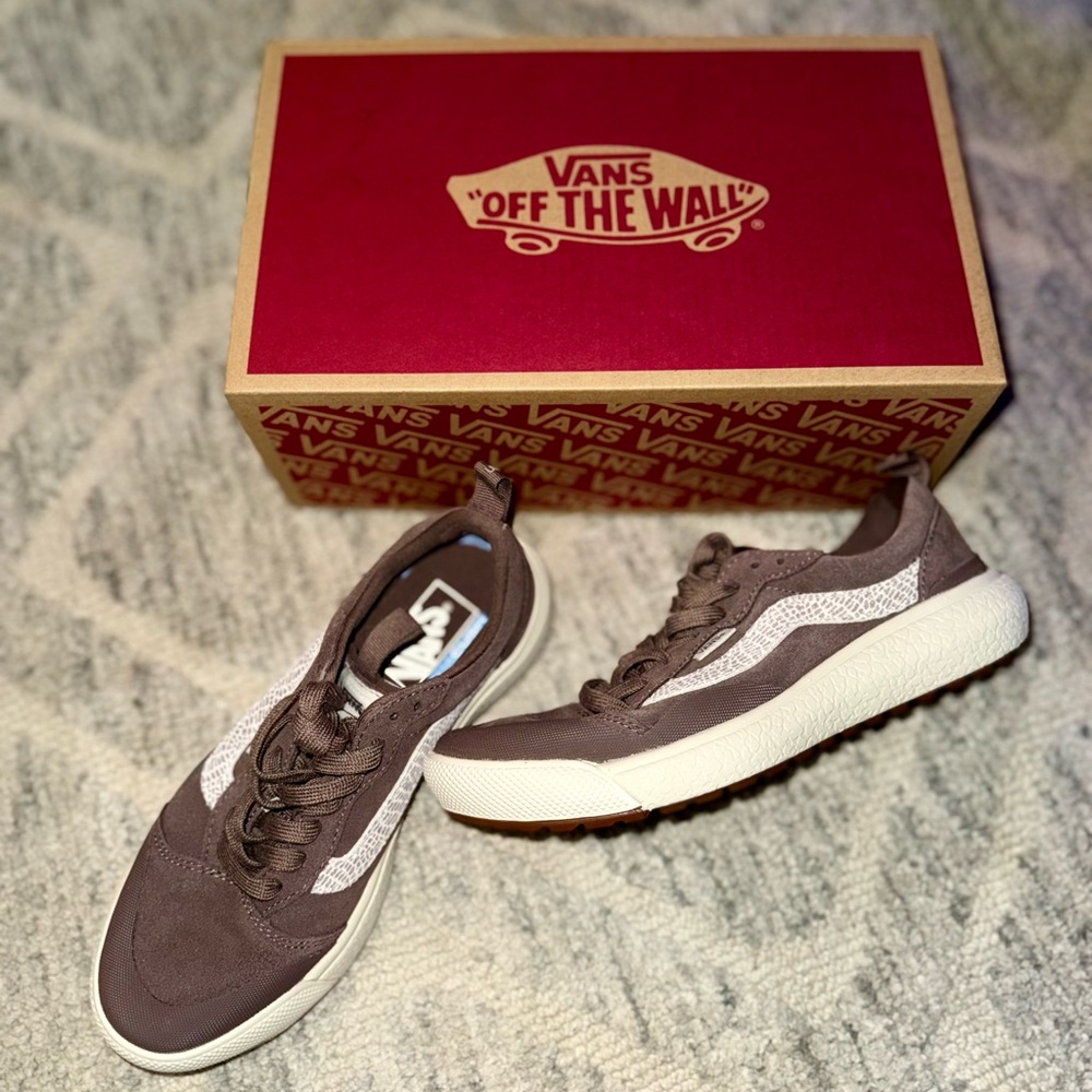 Vans Men's Taupe and White Sneakers